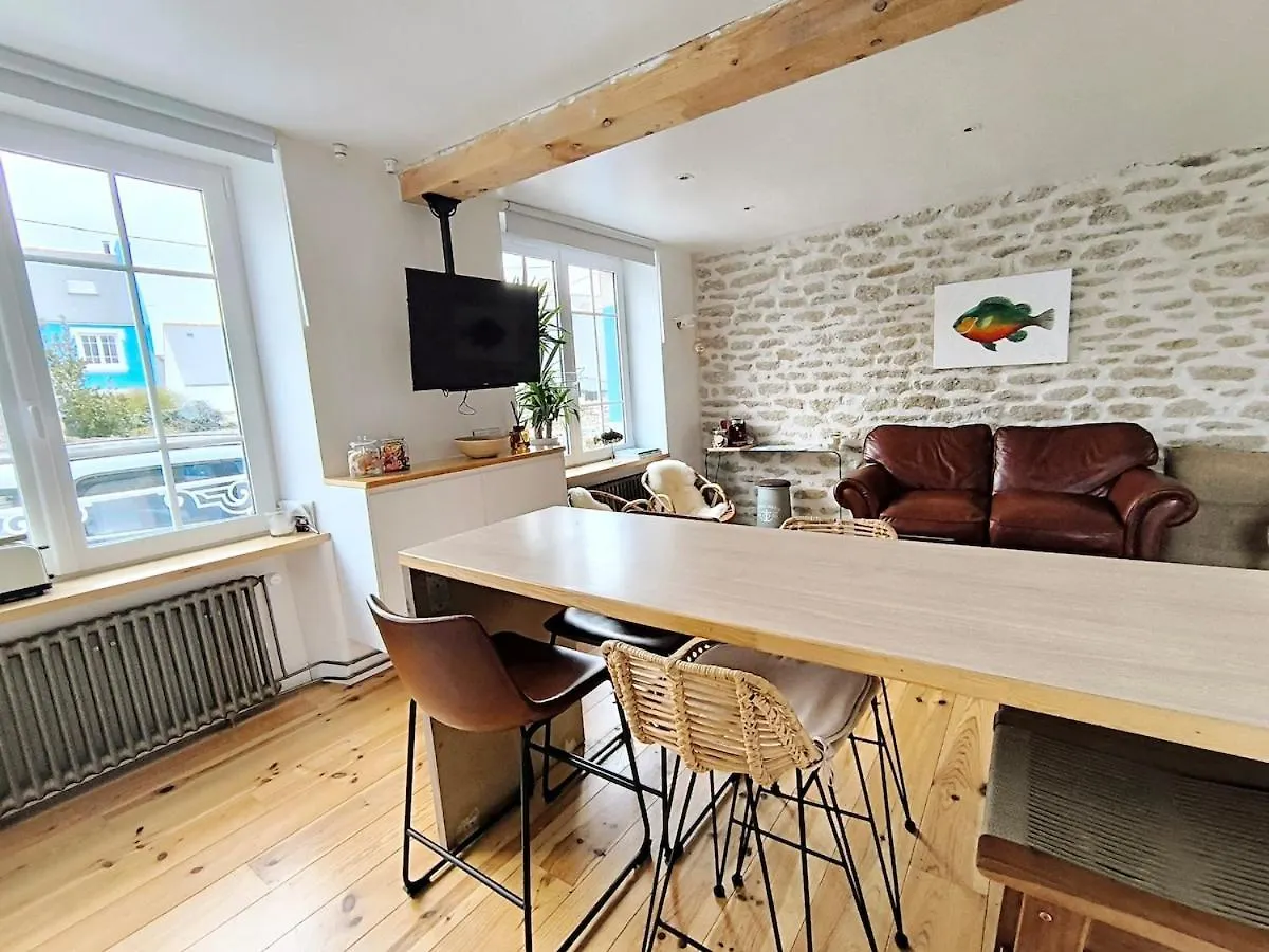 Au Calme, Maison En Pierres Proche De La Plage Guilvinec 0*,