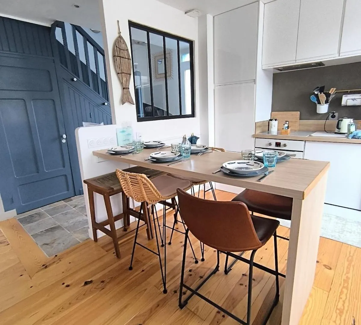 Au Calme, Maison En Pierres Proche De La Plage Guilvinec 0*,  França